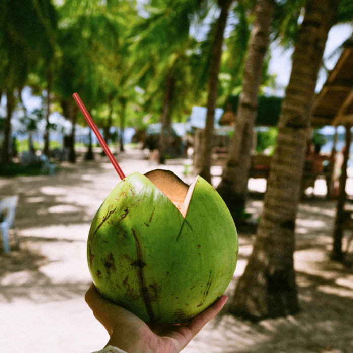 7 Manfaat Mengonsumsi Air Kelapa Murni untuk Kesehatan